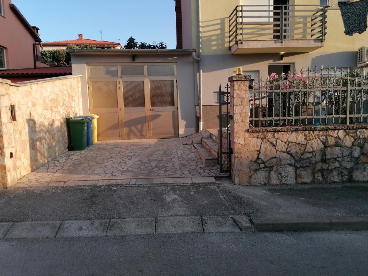 Apartment A & N With Free Private Parking PUY 외부 사진