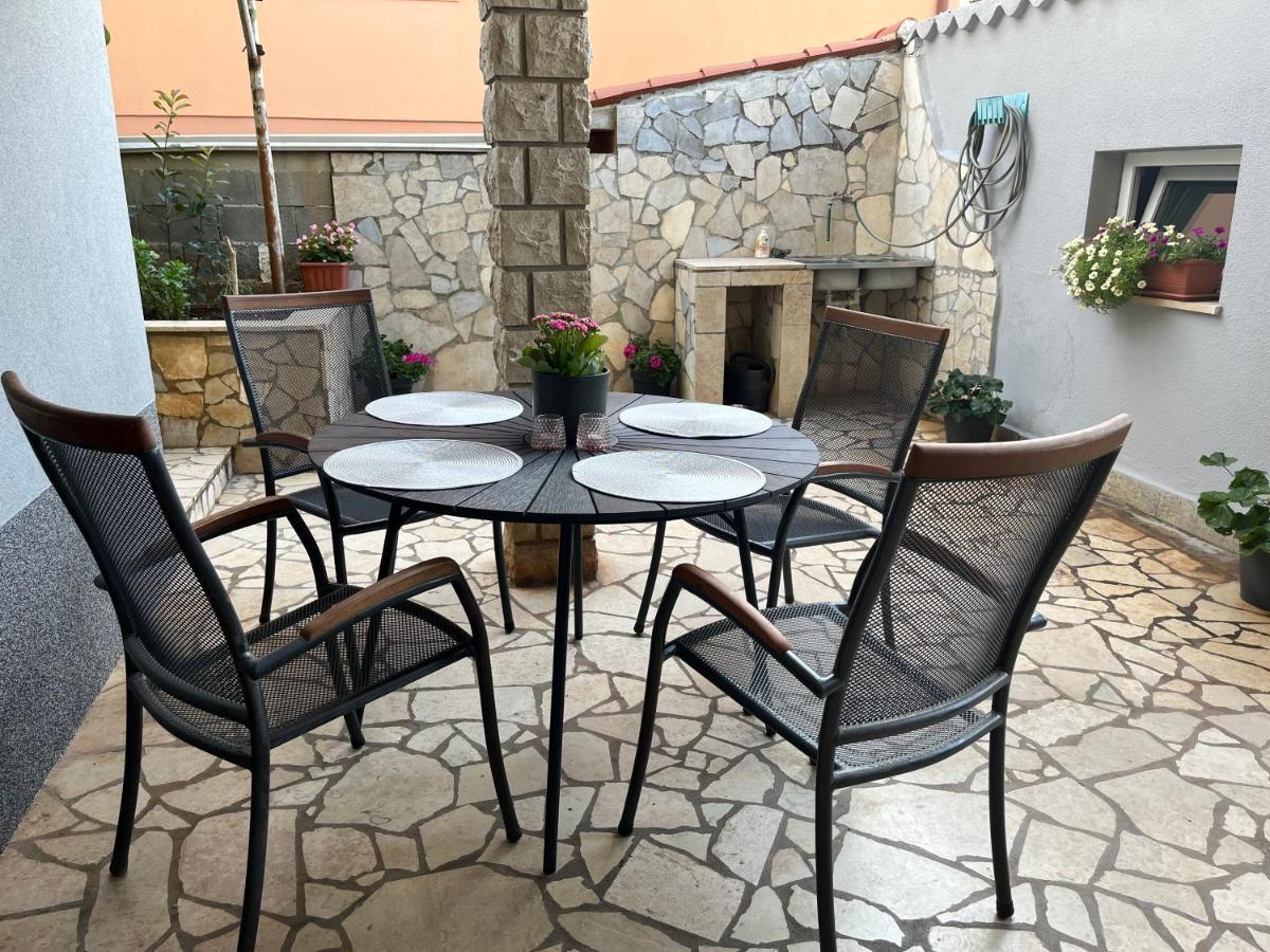 Apartment A & N With Free Private Parking PUY 외부 사진