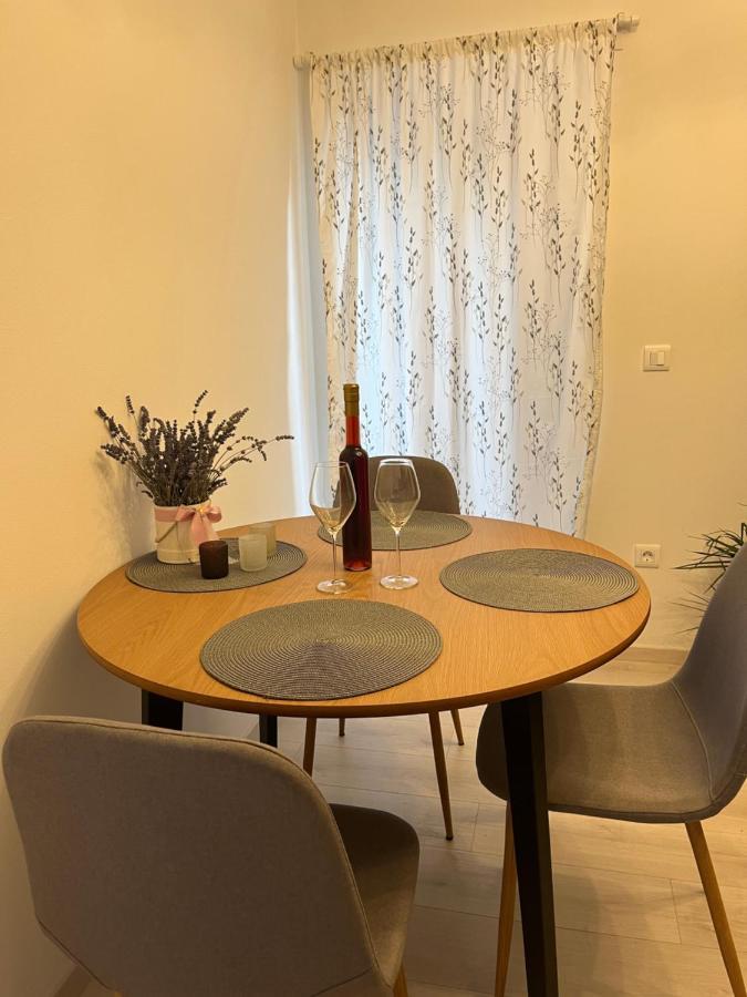 Apartment A & N With Free Private Parking PUY 외부 사진
